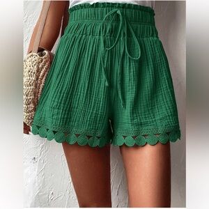 Casual Gauze Crinkle Solid Green Elastic Waist Shorts Size Small New!